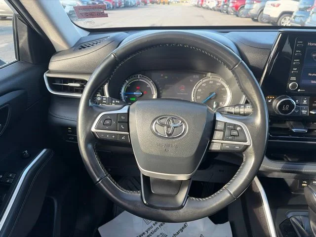 Used 2022 Gray Toyota XLE image 17
