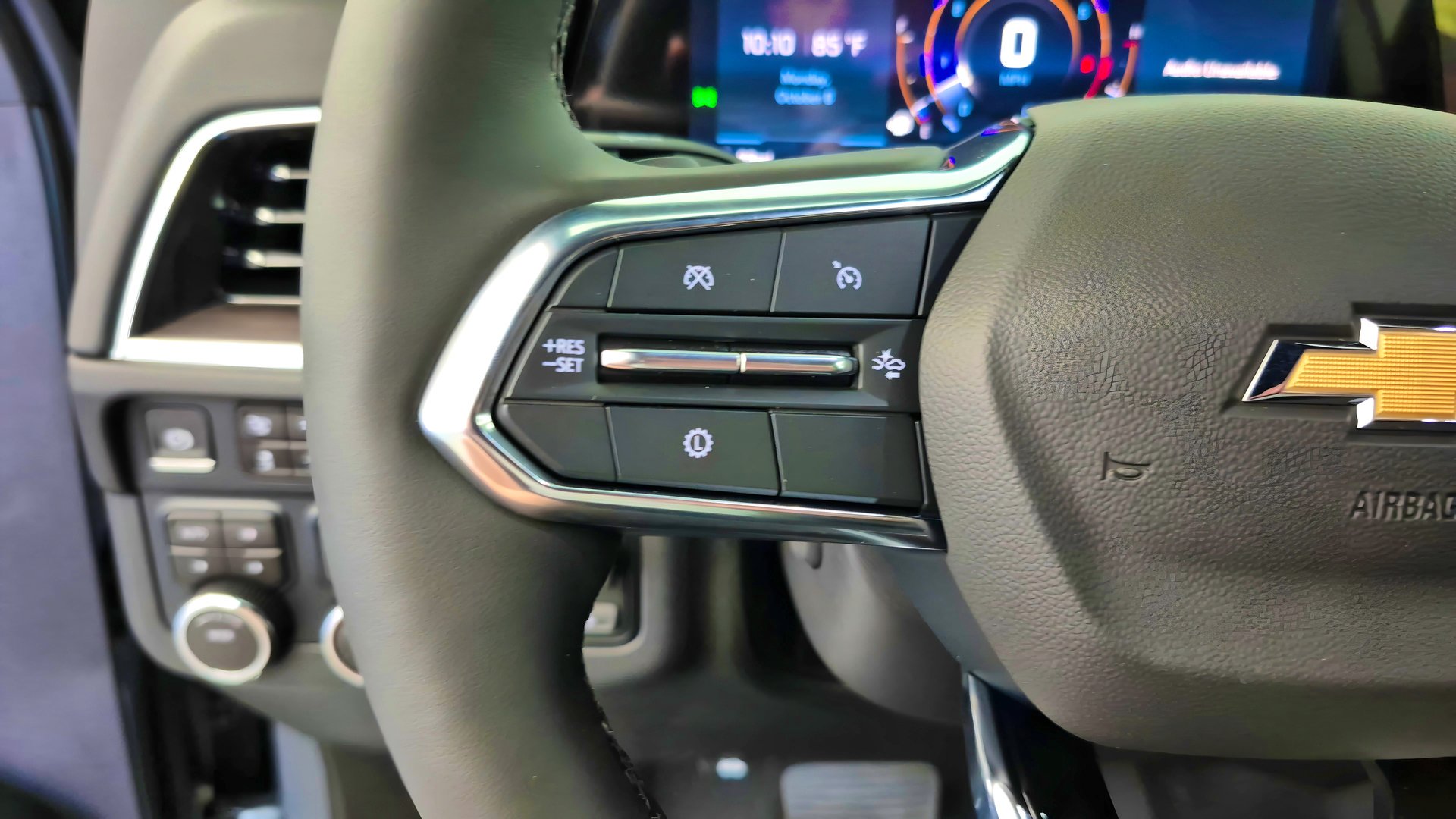 2026 Chevrolet Suburban Premier - Photo 14