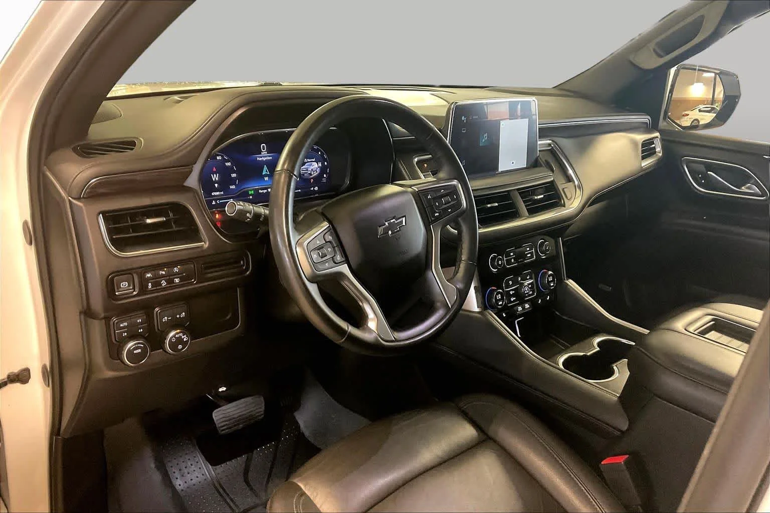 Used 2024 Summit White Chevrolet Z71 image 30