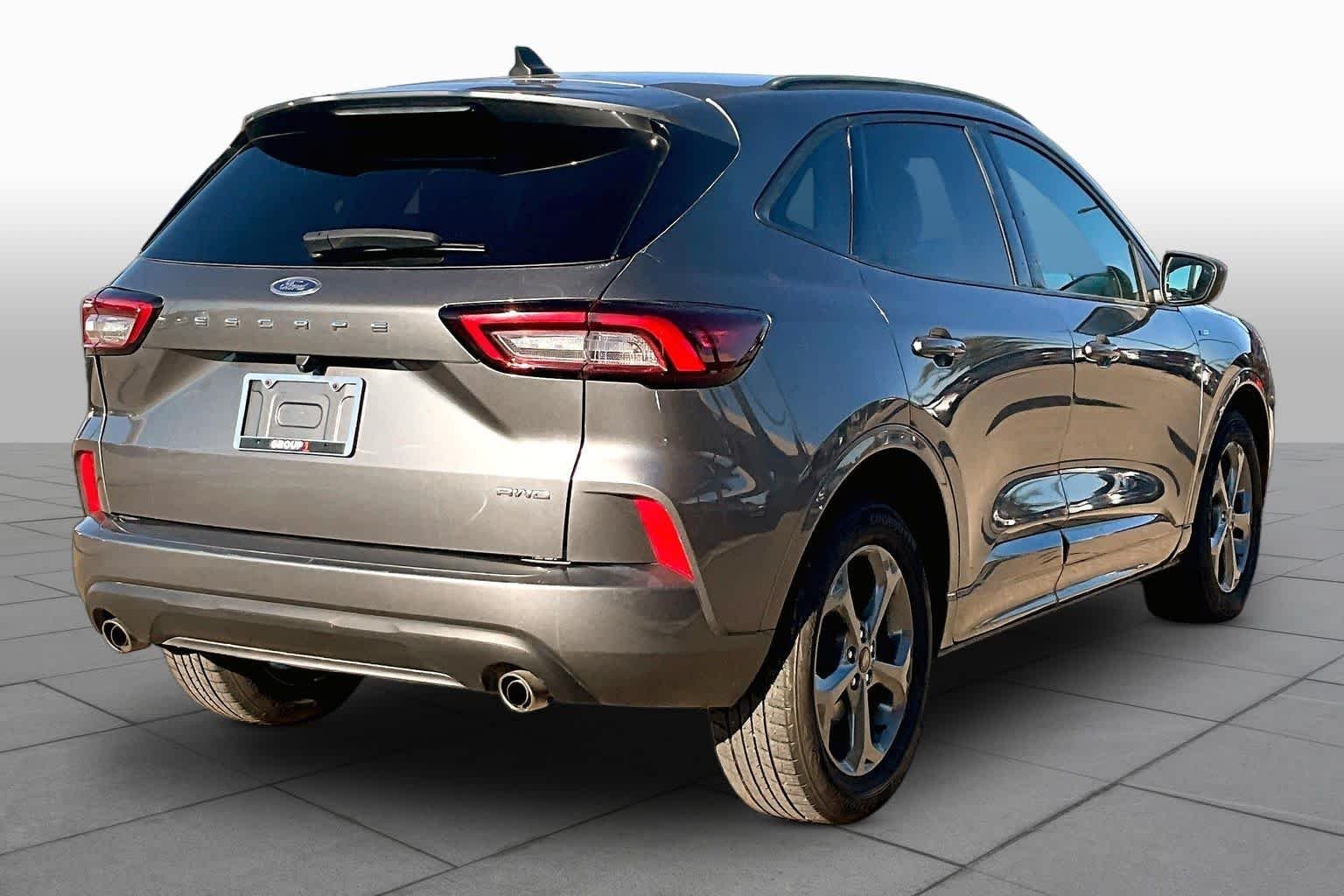 Used 2023 Carbonized Gray Metallic Ford ST-Line image 13