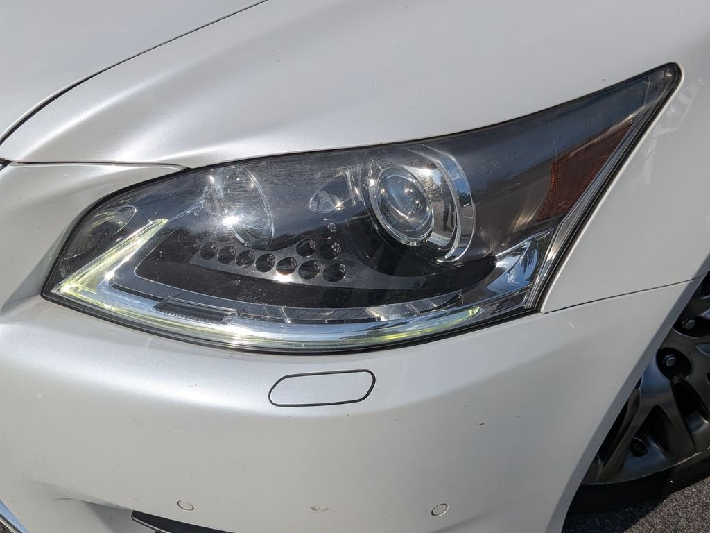 Used 2013  Lexus 460 image 5