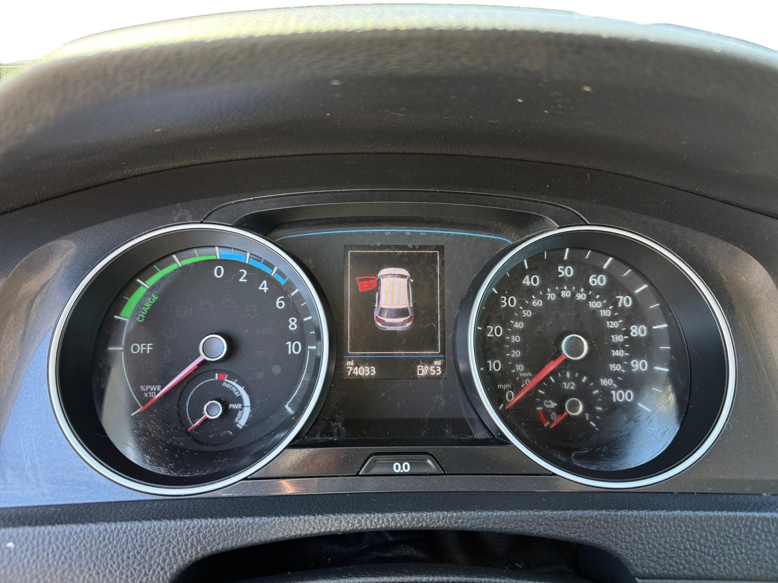 Used 2019 Deep Black Volkswagen SE image 11