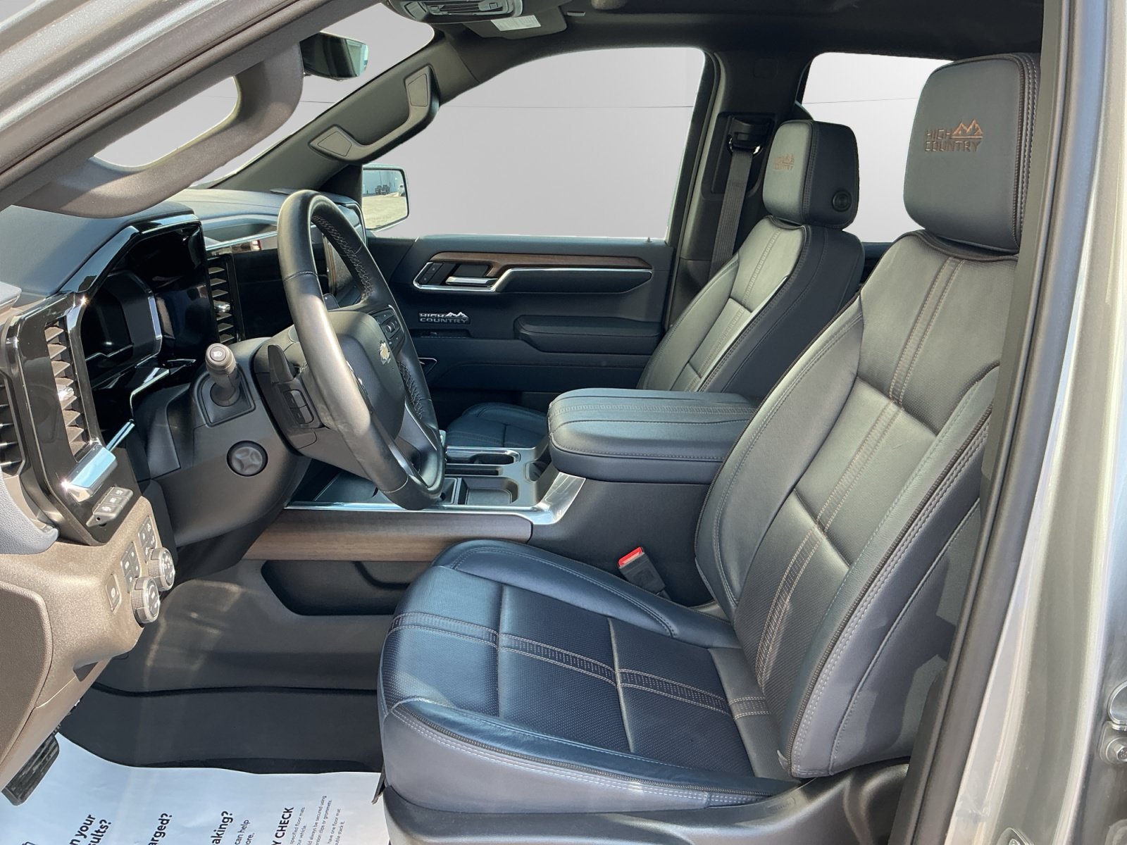 Used 2023 Gray Chevrolet High Country image 9