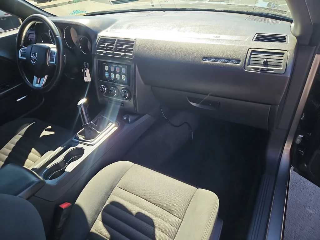 Used 2011 Mineral Gray Metallic Clearcoat Dodge R/T image 28