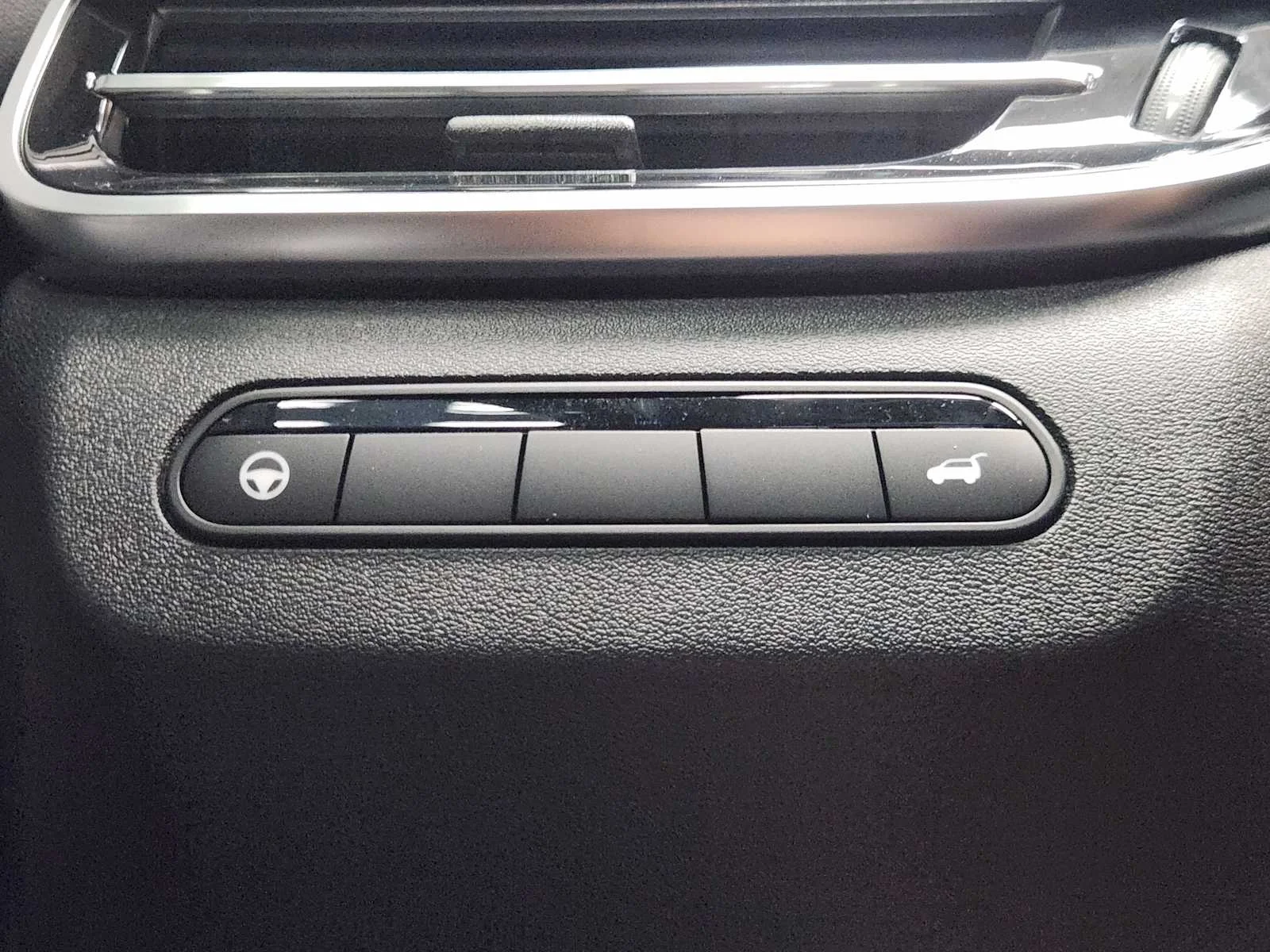 New 2027 MINERAL BLACK INFINITI Luxe FWD image 17