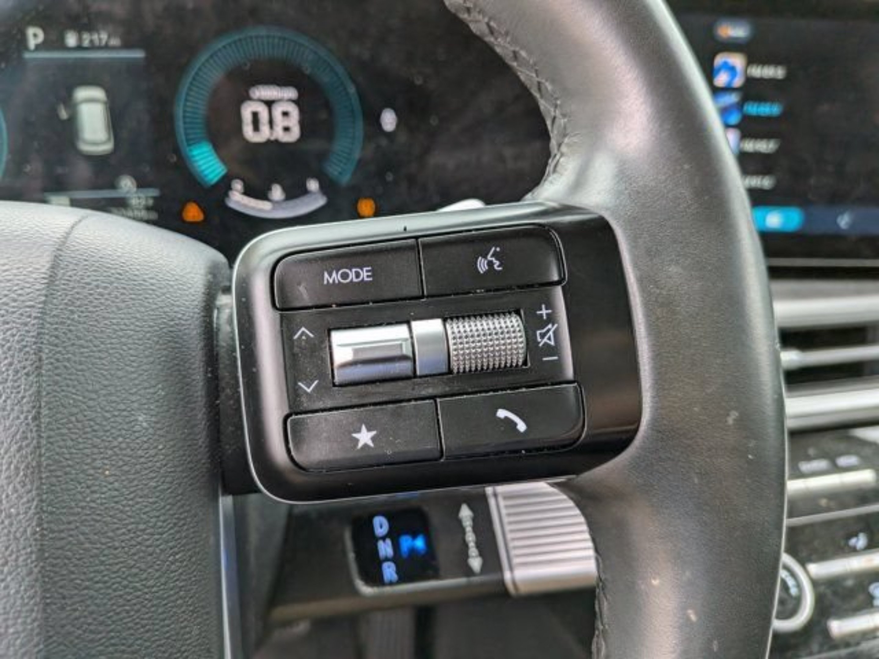 2025 Hyundai Santa Fe SE - Photo 21
