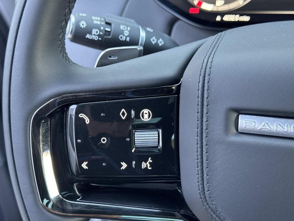 Used 2025 Gray Land Rover Dynamic SE image 29