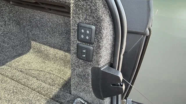 Used 2019 Blue Land Rover 5.0L V8 Supercharged image 40