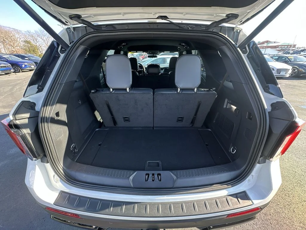 Used 2025 White Ford ST-Line image 24