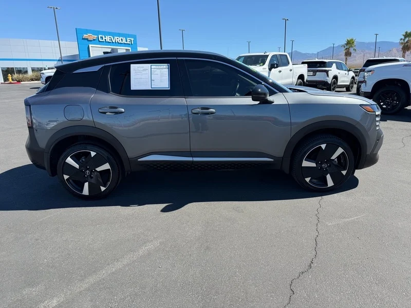Used 2025 Gun Metallic/supe Nissan SR image 2