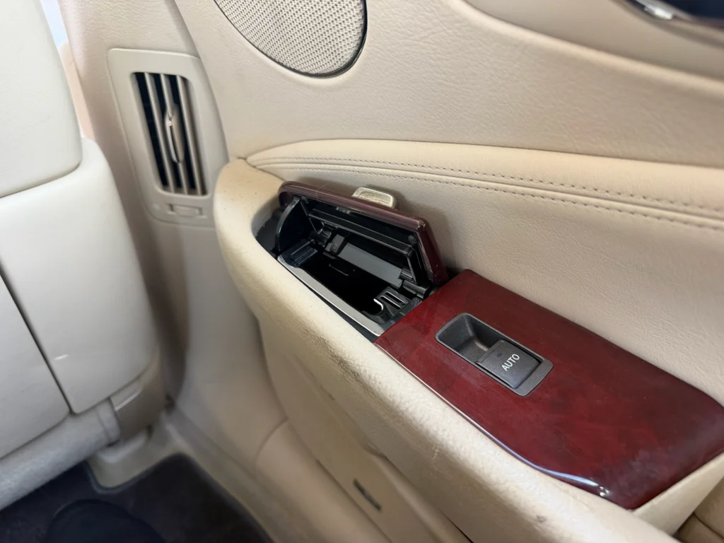 Used 2011 Starfire Pearl Lexus Base image 33