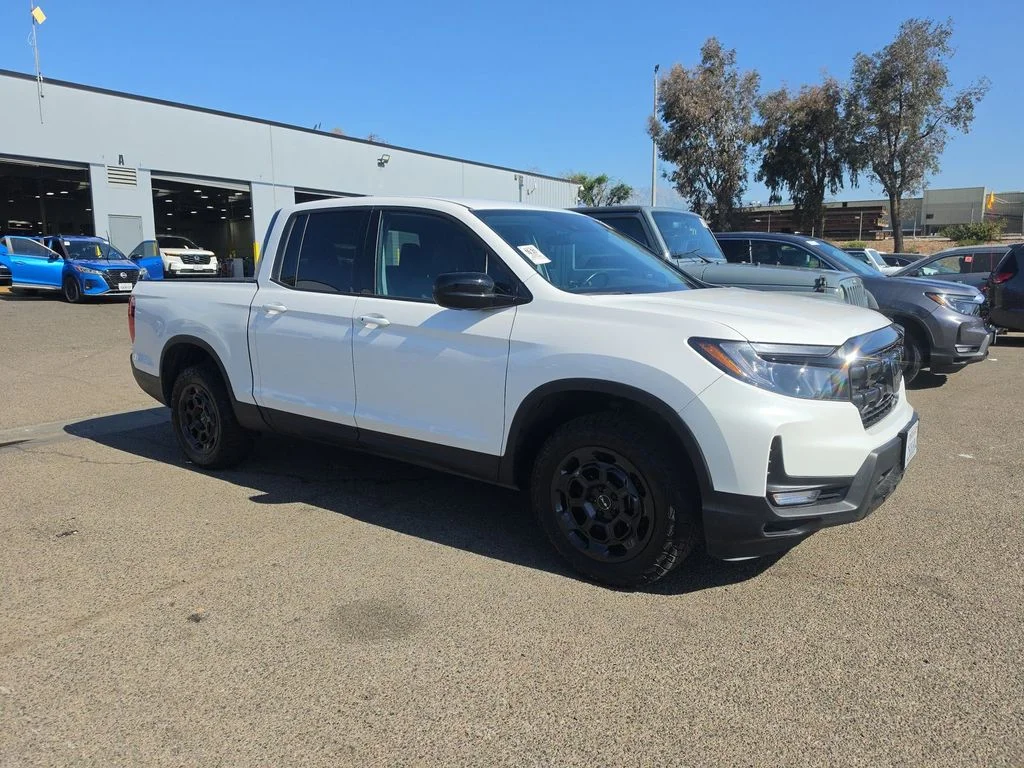 Used 2025 Platinum White Pearl Honda Sport image 2
