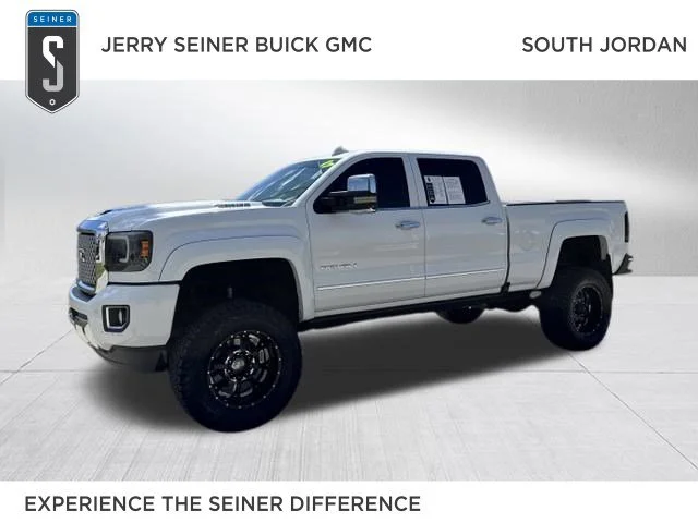 2017 GMC Sierra 4WD Crew Cab Standard Box Denali's photo