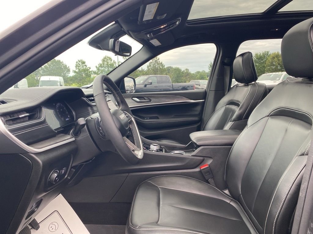 Used 2024 Gray Jeep Limited image 13