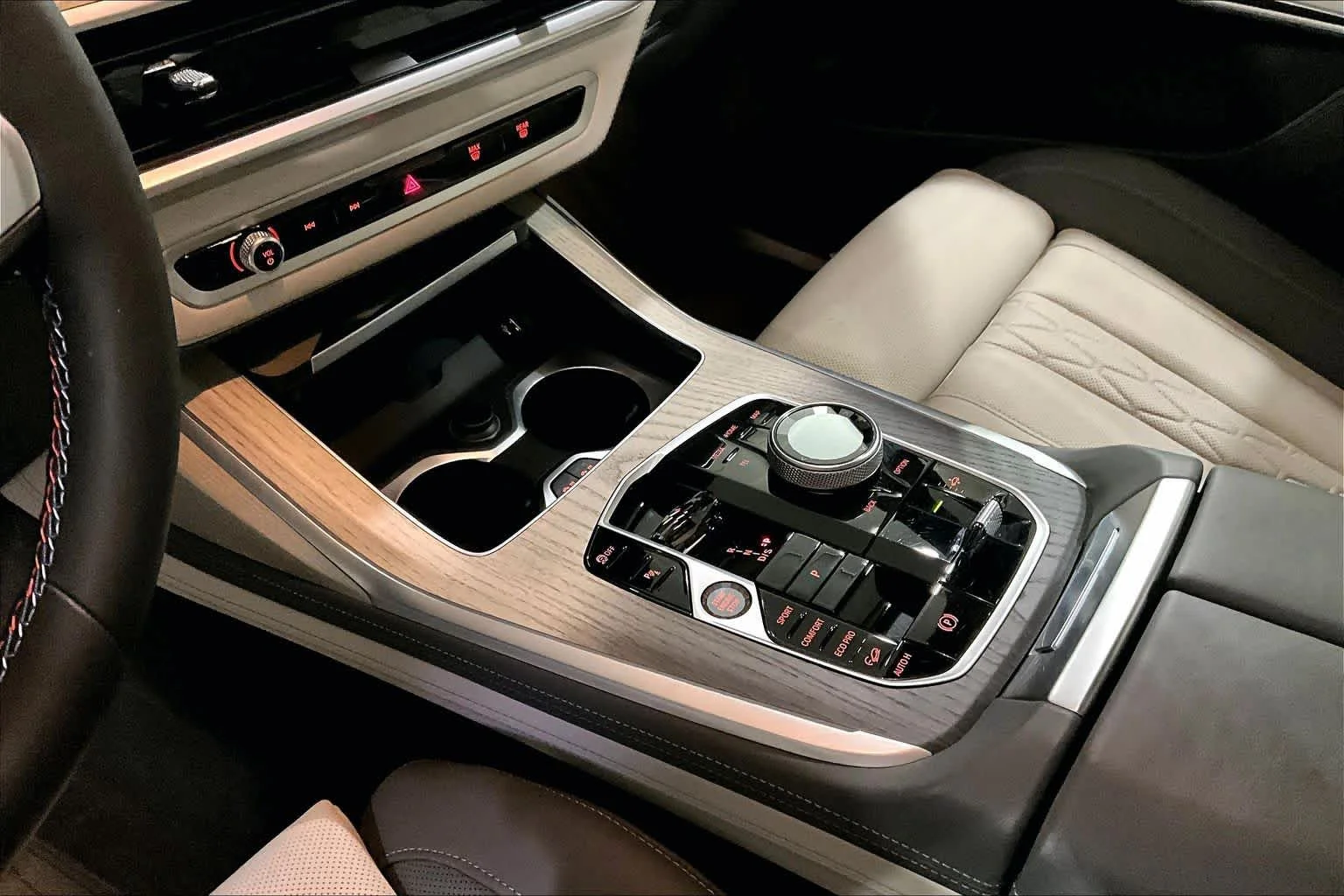 Used 2025 Dravit Grey Metallic BMW M60i image 16
