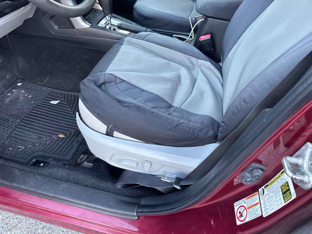 Used 2014 Red Subaru 2.5i Premium image 8