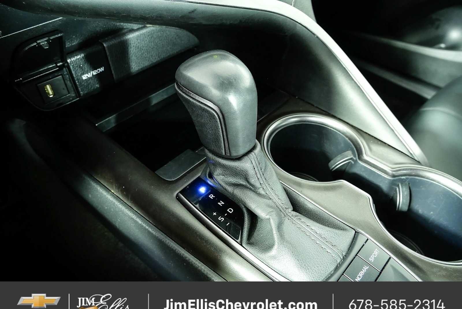 2024 Toyota Camry SE - Photo 16