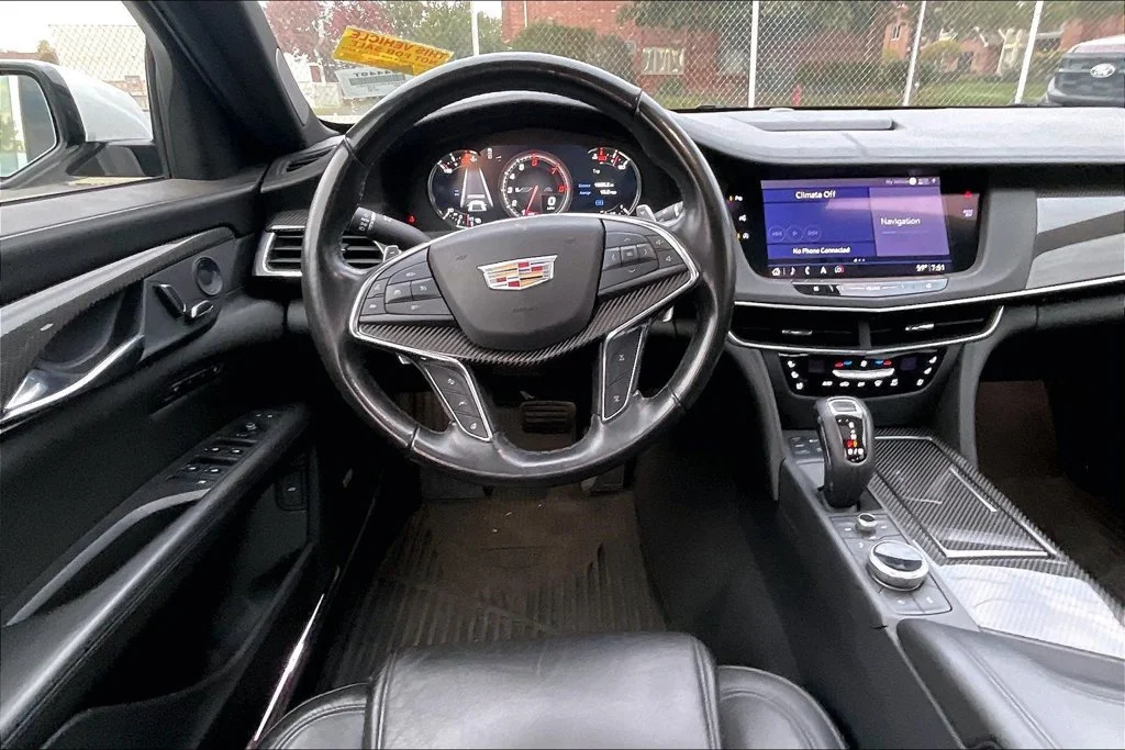 Used 2020 Crystal White Tri-Coat Cadillac Blackwing Twin image 4