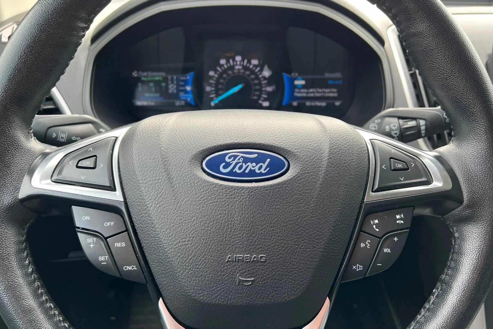 2023 Ford Edge SEL - Photo 23