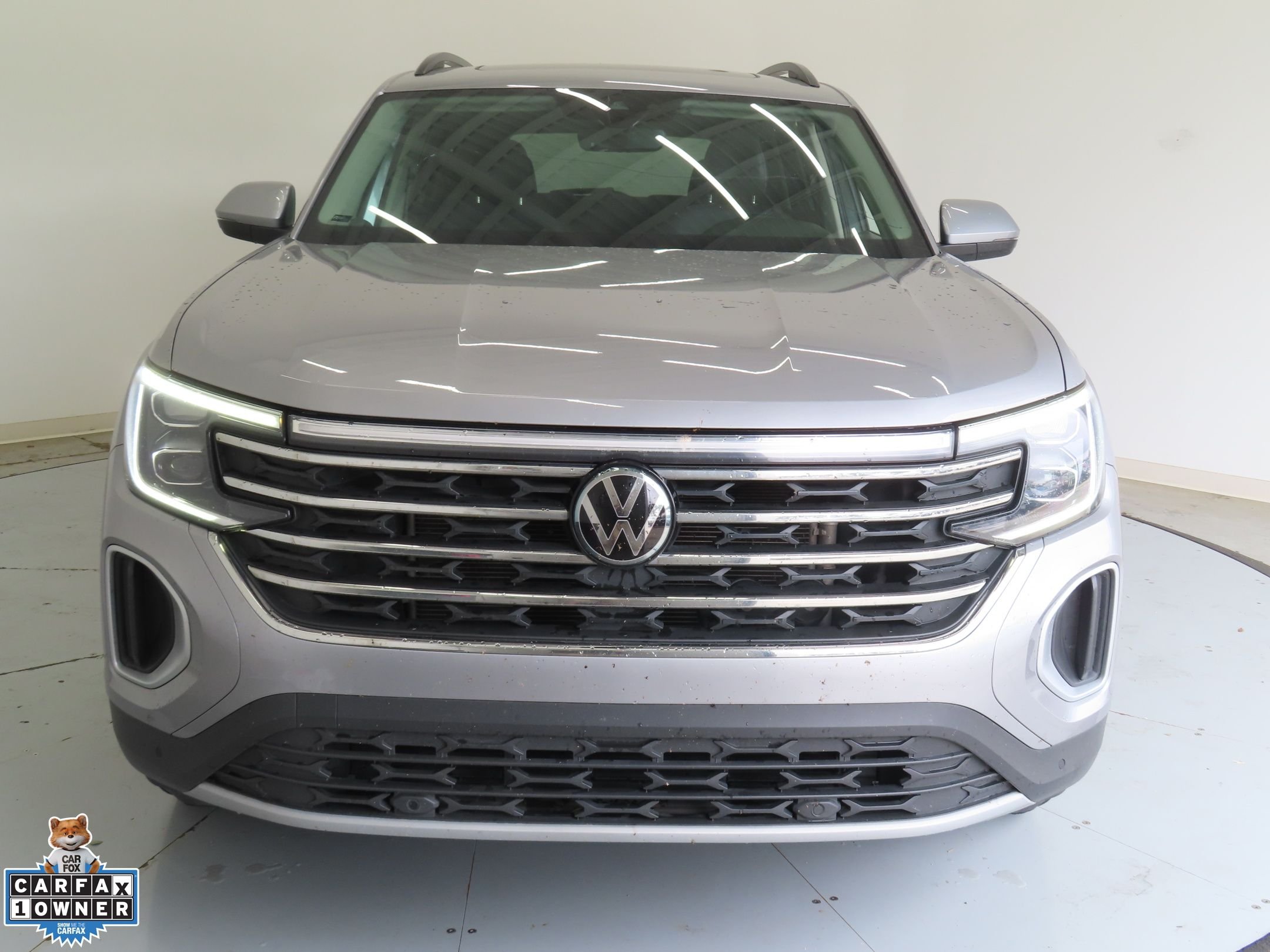 Used 2024 Silver Volkswagen 2.0T SE w/Technology image 9