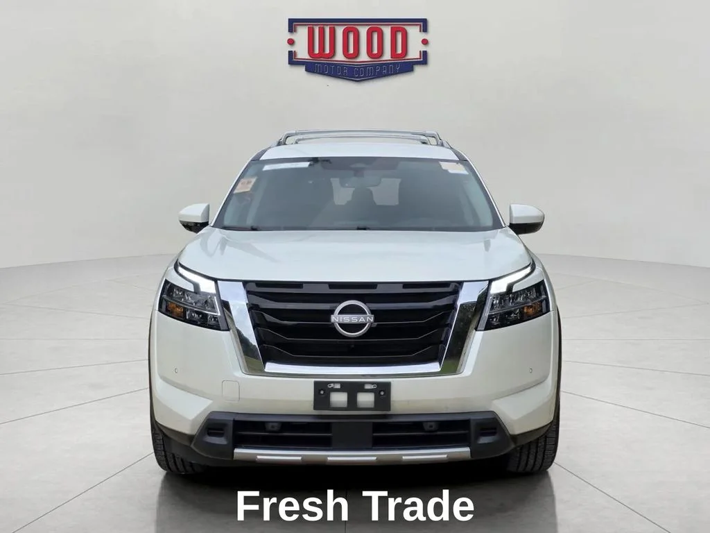Used 2024 Pearl White Tricoat Nissan SL image 2