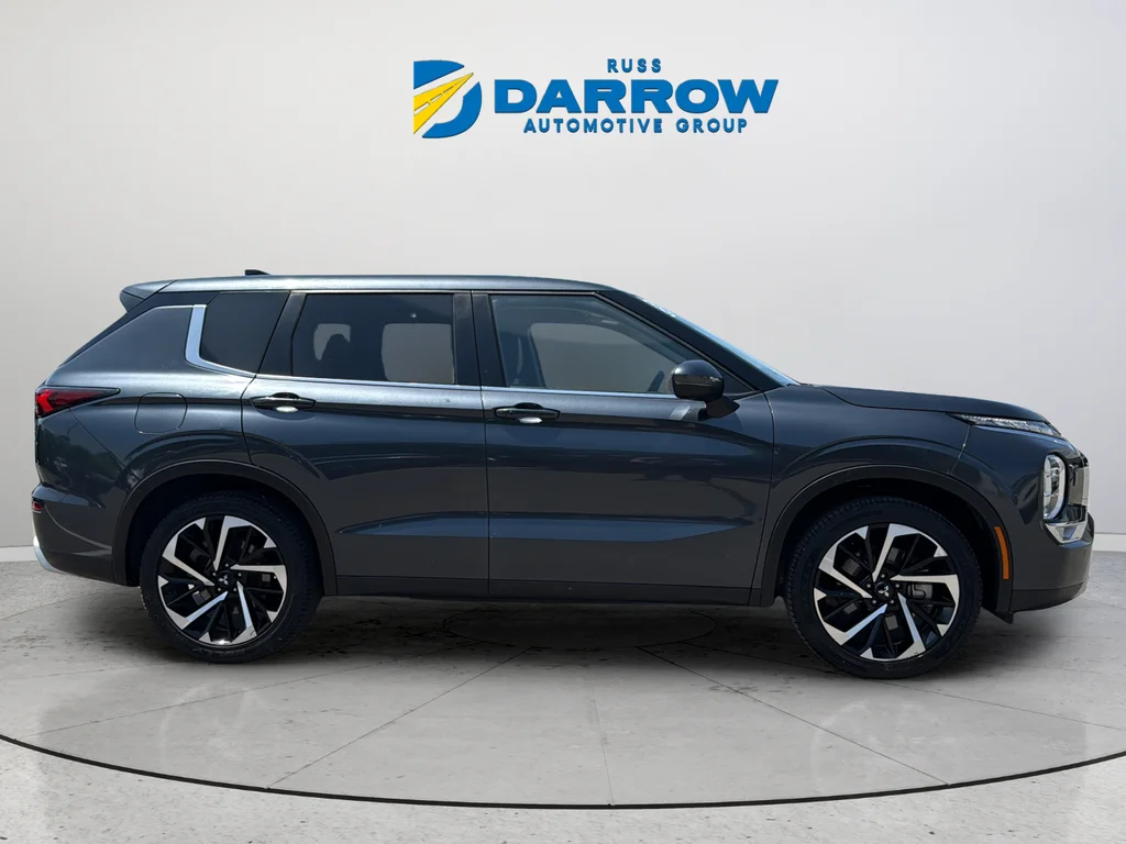Used 2024 Gray Mitsubishi SE image 6
