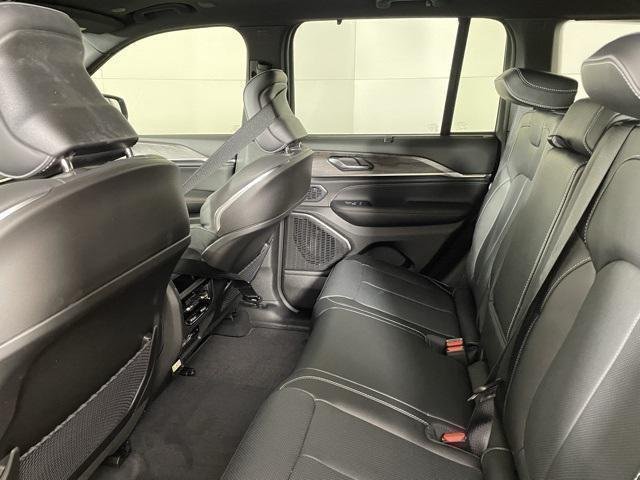 2025 Jeep Grand Cherokee Overland - Photo 9
