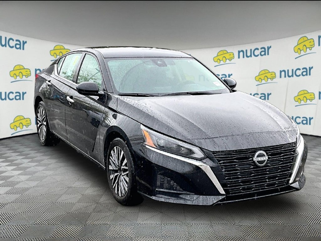 Used 2025 Black Nissan 2.5 SV image 1