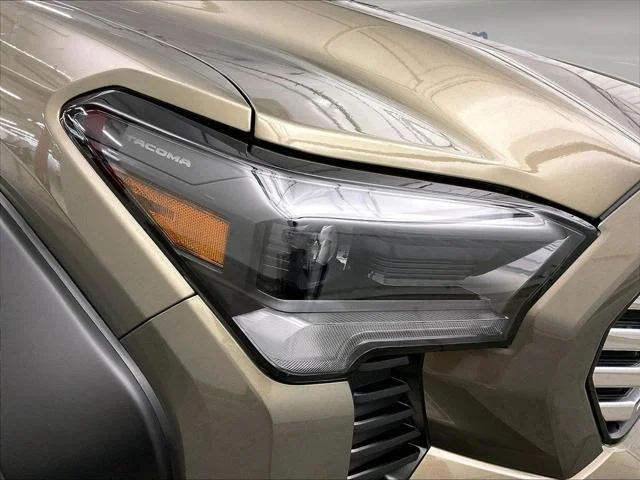 Certified Used 2025 BRONZE OXIDE Toyota  image 34