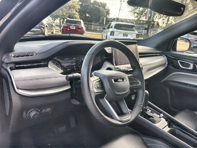 2025 Jeep Compass Limited - Photo 10