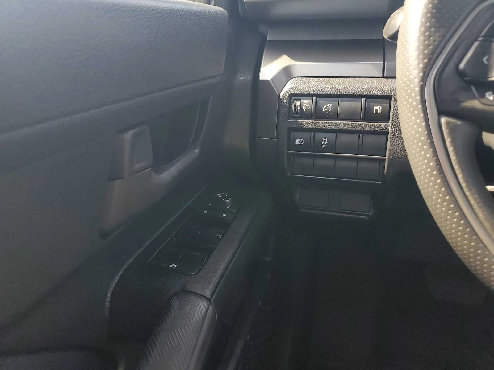 Used 2025  Toyota SR5 image 19