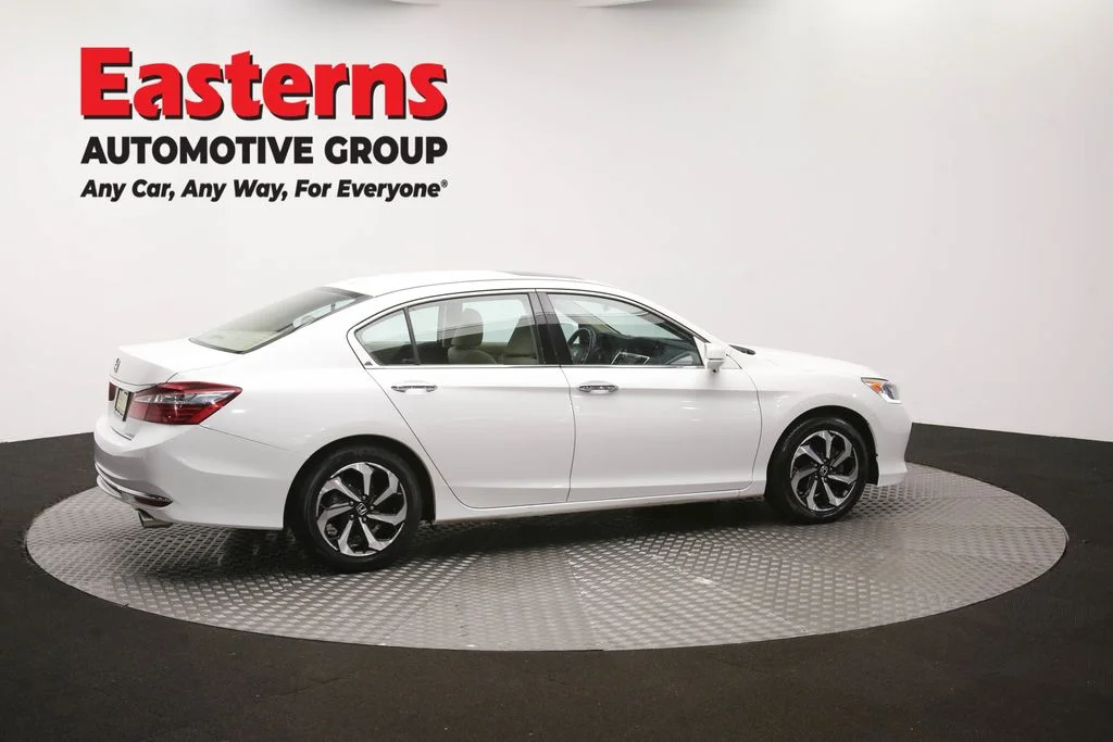 Used 2017 White Honda EX-L image 44