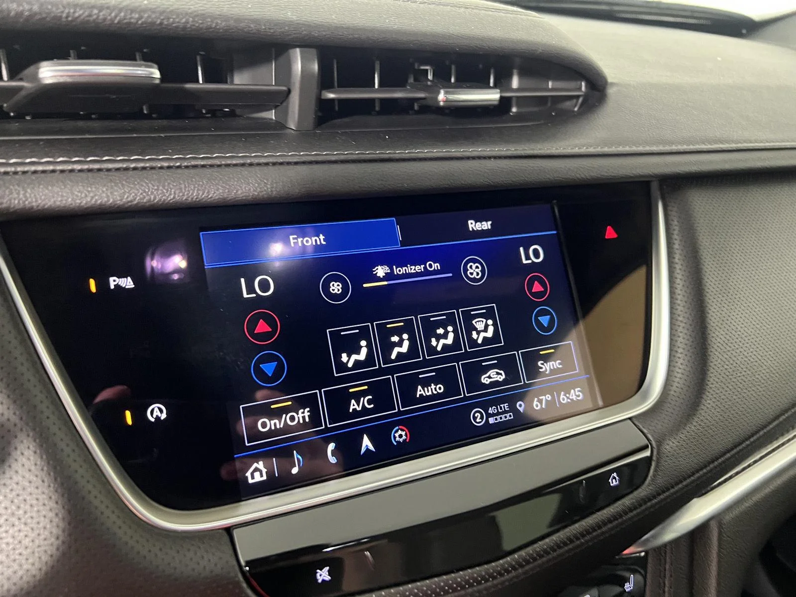 Used 2023 Crystal White Tricoat Cadillac AWD Sport image 27