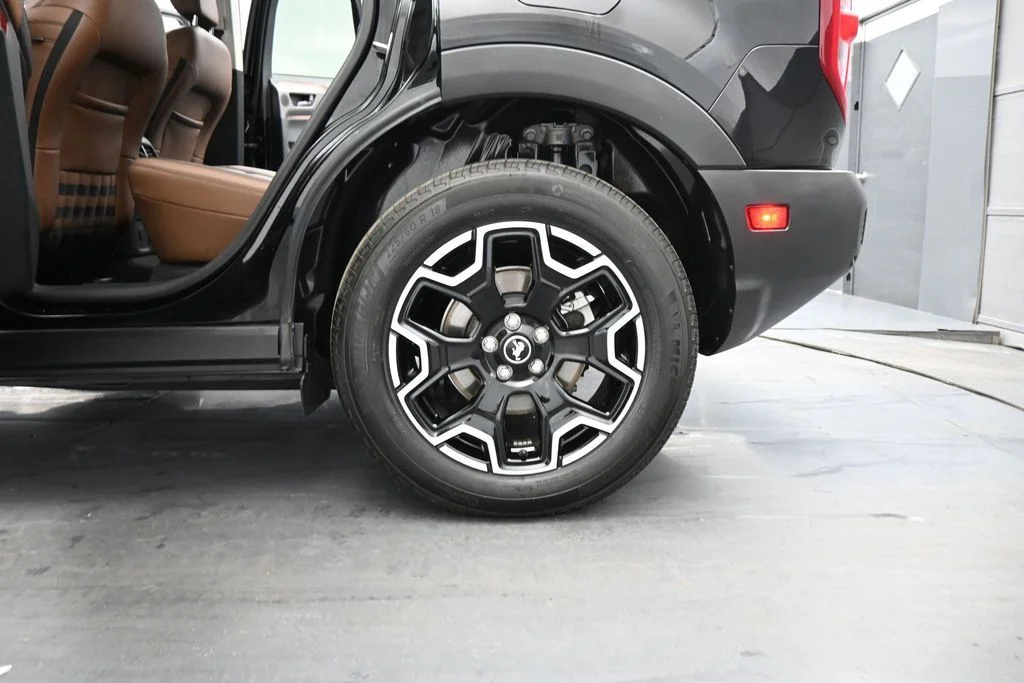 Certified Used 2025 Black Ford Outer Banks image 22