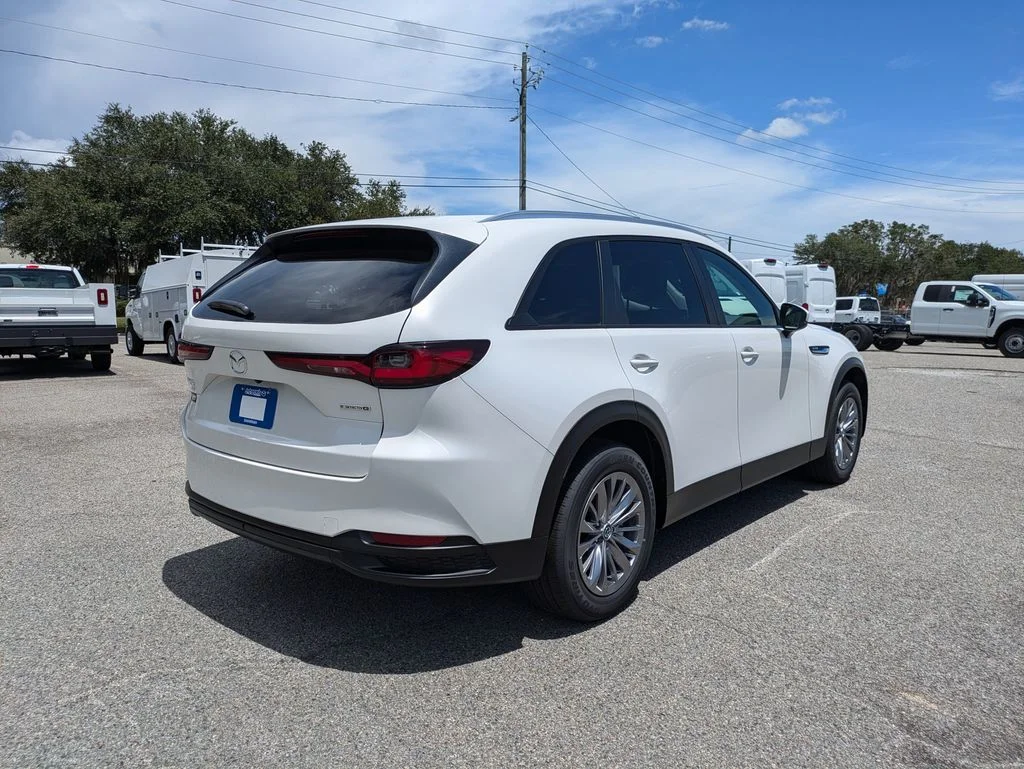 New 2026 Rhodium White Premium Mazda 3.3 Turbo Select AWD image 4