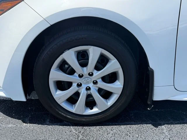 Used 2025 White Toyota LE image 9