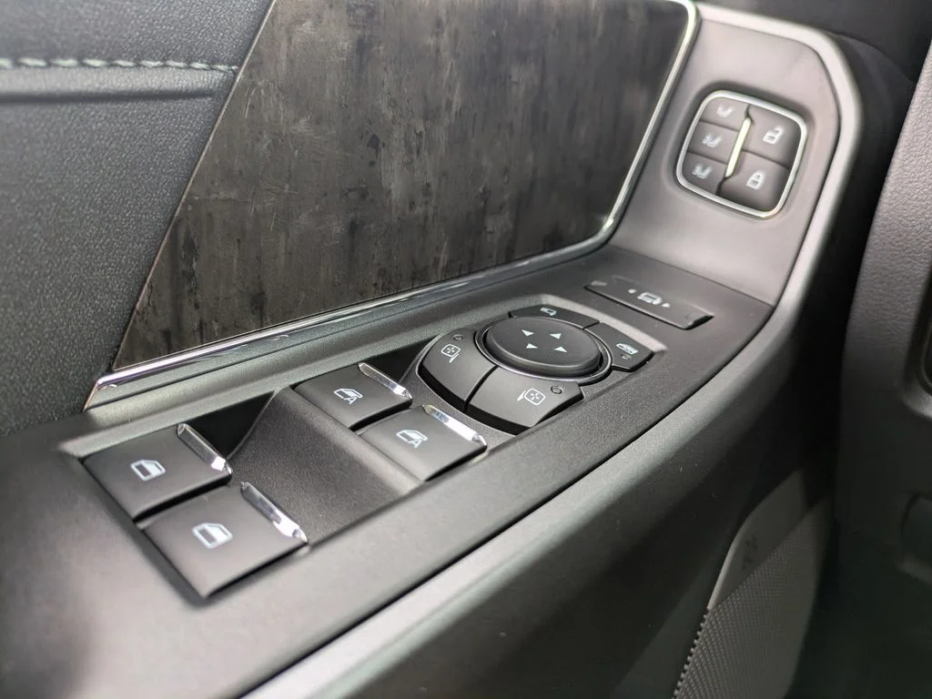 New 2026 Oxford White Ford Lariat image 26