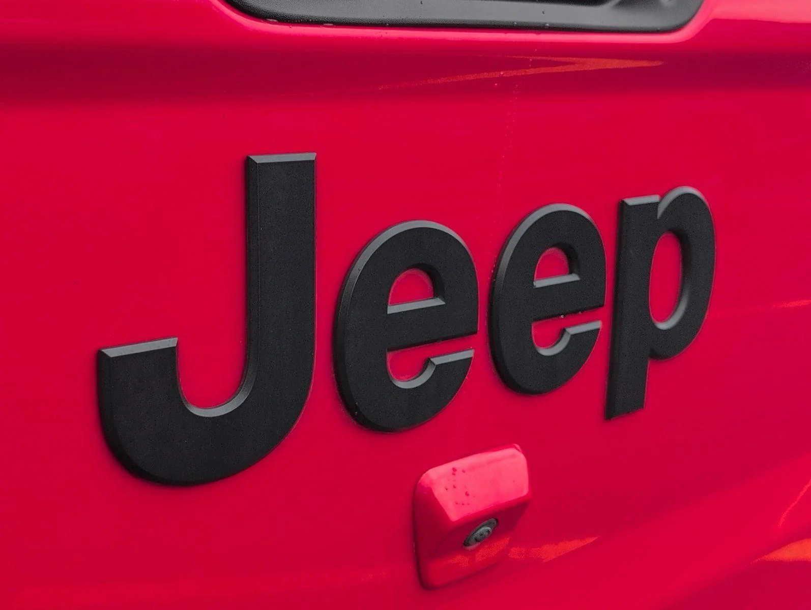 Used 2020 Firecracker Red Clearcoat Jeep Sport S image 5