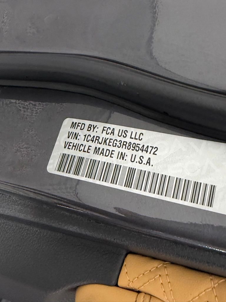 Used 2024 Gray Jeep Summit image 38