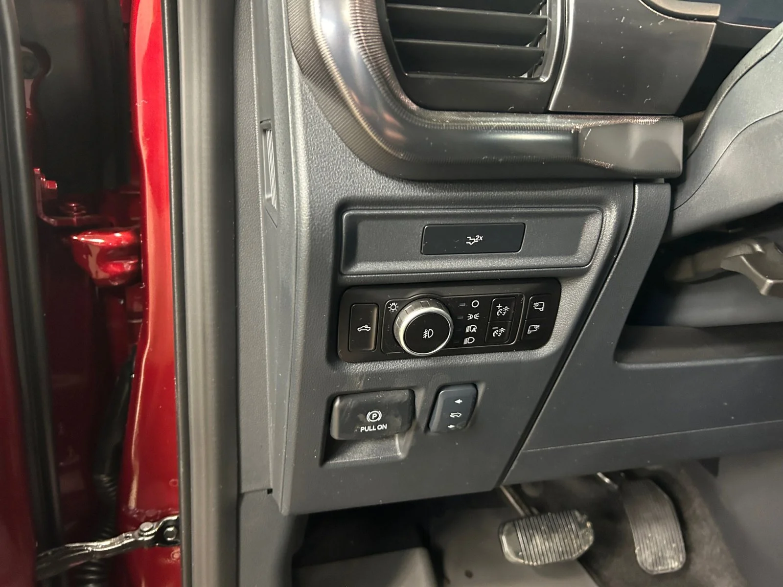 New 2026 Ruby Red Metallic Tinted Clearcoat Ford Lariat image 16