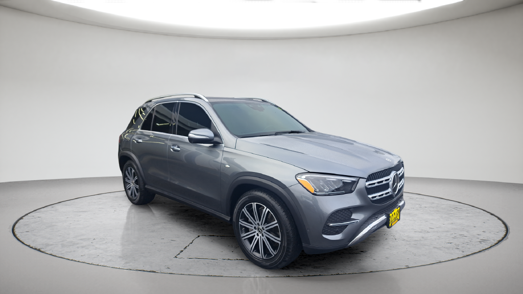 Used 2025  Mercedes-Benz GLE 450e image 3