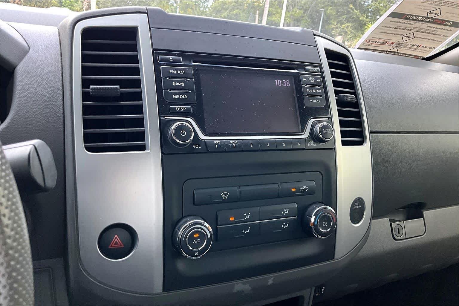 Used 2018 Glacier White Nissan Desert Runner image 32