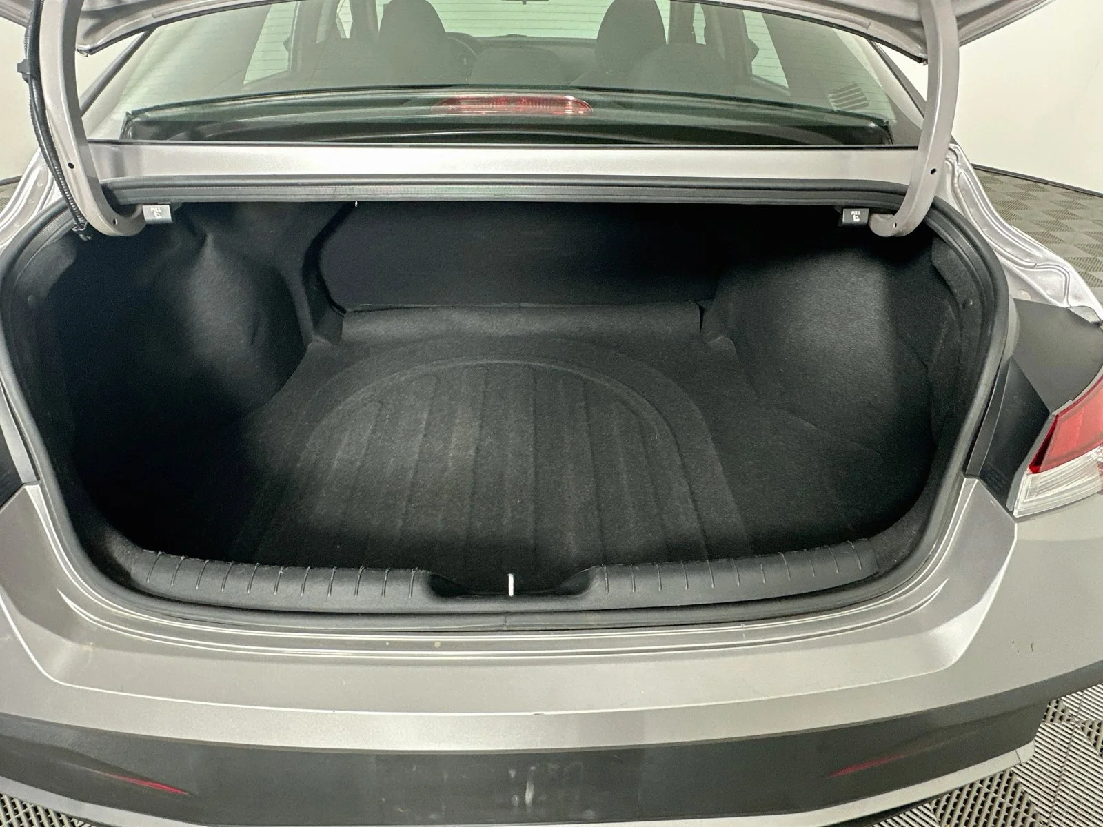 Used 2024 Fluid Metal Hyundai SEL image 25