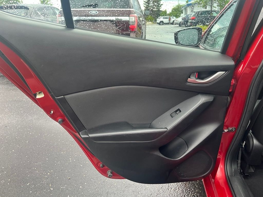 Used 2015 Red Mazda i Sport image 23