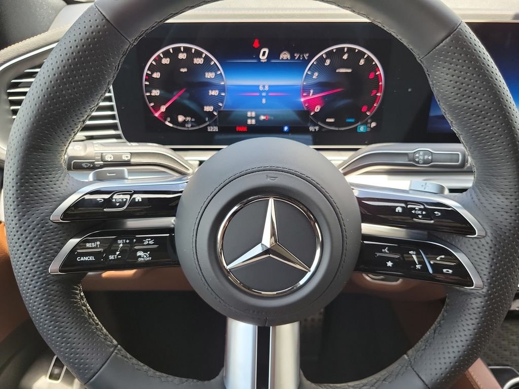 New 2026 MANUFAKTUR Ireland Mid Green Metallic Mercedes-Benz GLS 450 image 27