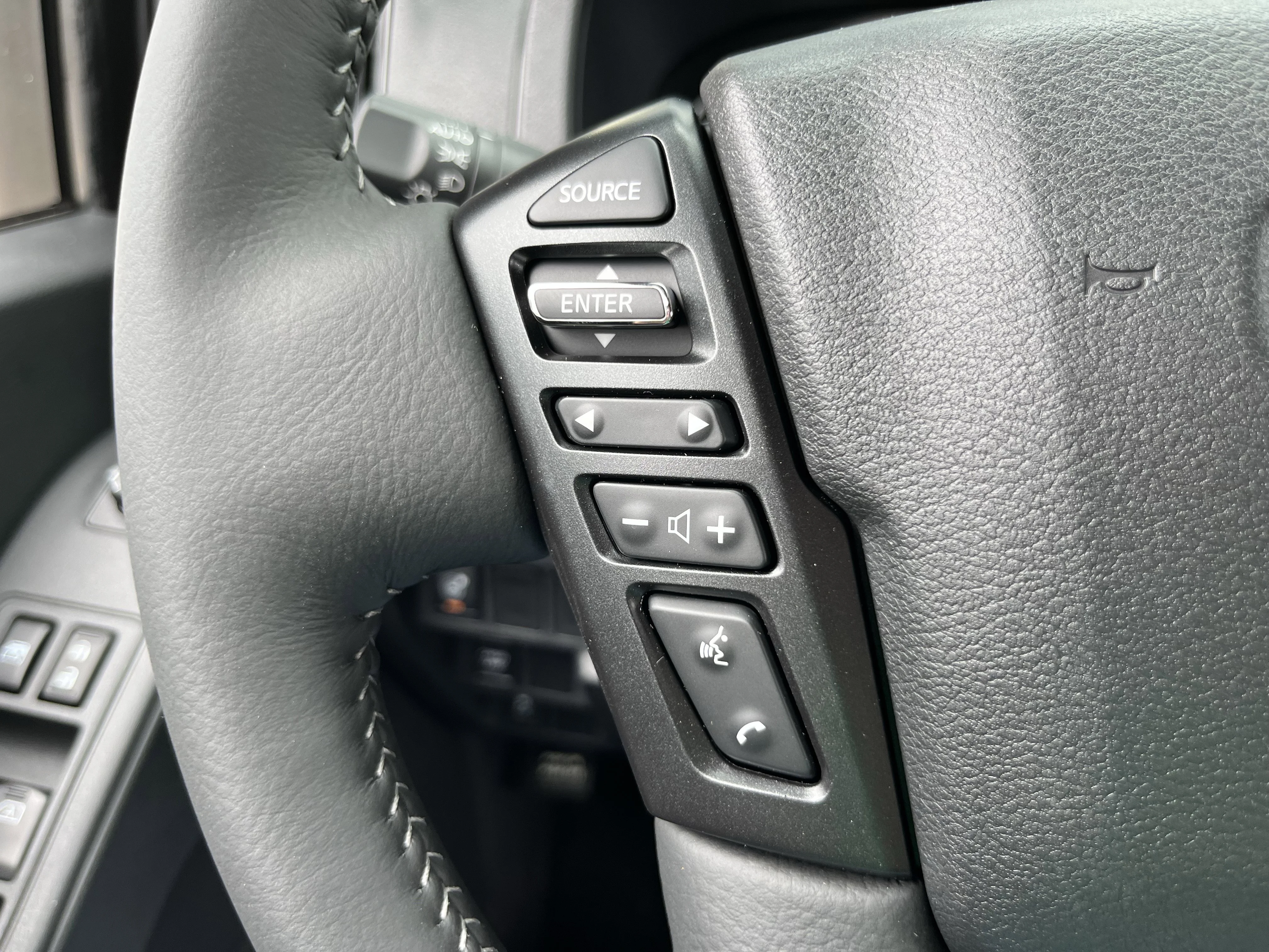 New 2026 Boulder Gray Pearl Nissan Crew Cab SV image 21