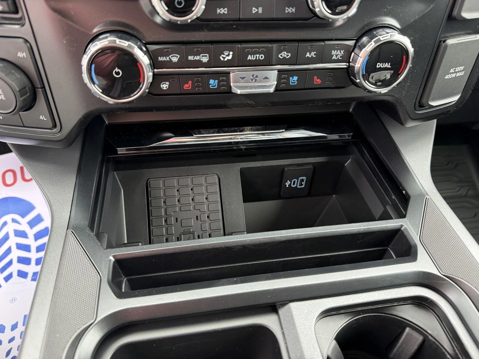 New 2026 Carbonized Gray Metallic Ford F-250® Lariat® image 27