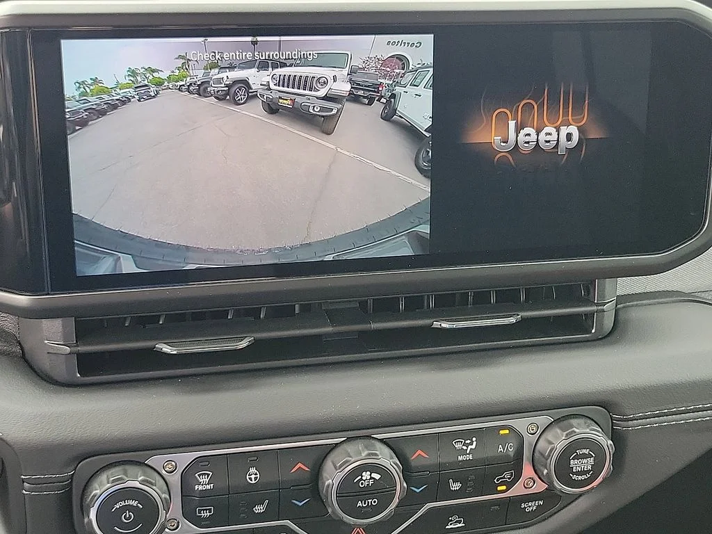 2025 Jeep Wrangler 4-Door Sahara - Photo 9