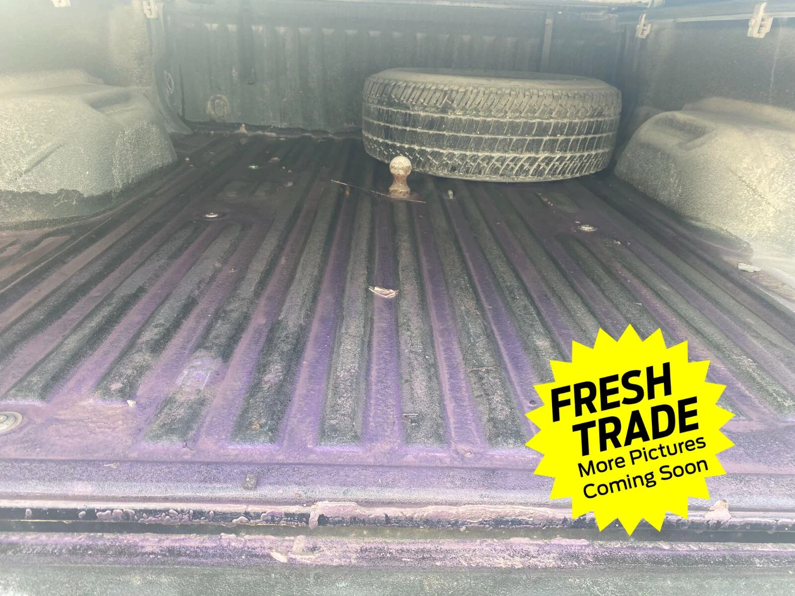 Used 2012 Dark Blue Pearl Metallic Ford XLT image 4
