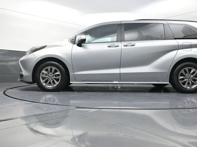 Used 2025 Silver Toyota XLE image 33